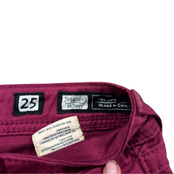 Miss Me Jeans in Color RASPBERRY - Picture 4 of 7